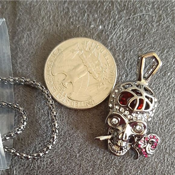 Black titanium and purple crystal skull rose goth punk pendant necklace new - Picture 4 of 6